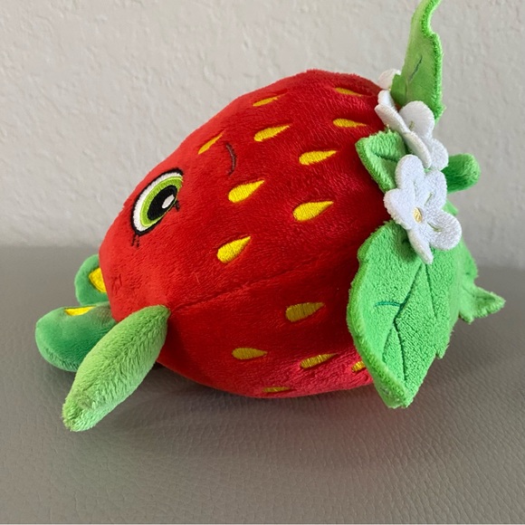 Shopkins Strawberry Kiss plush Stuffed Animal  7” 2015 - Picture 5 of 6